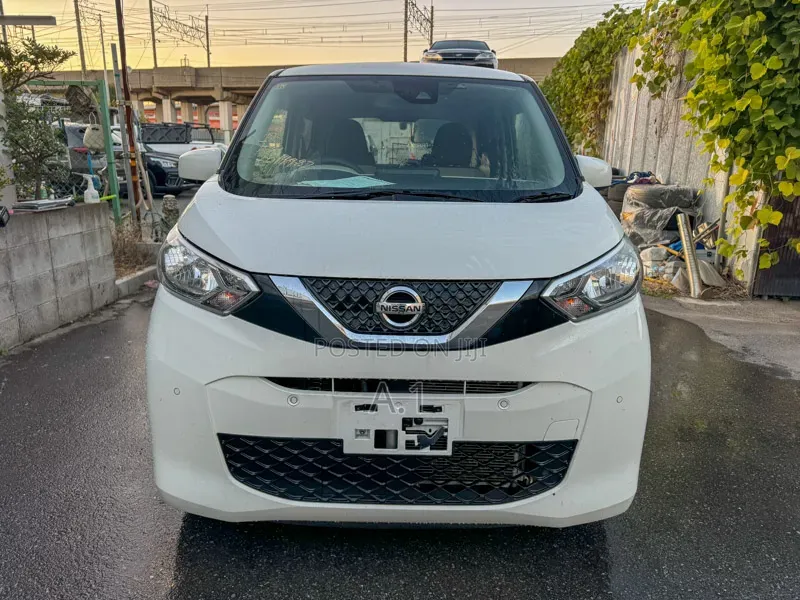 Nissan Dayz 2019 Off white