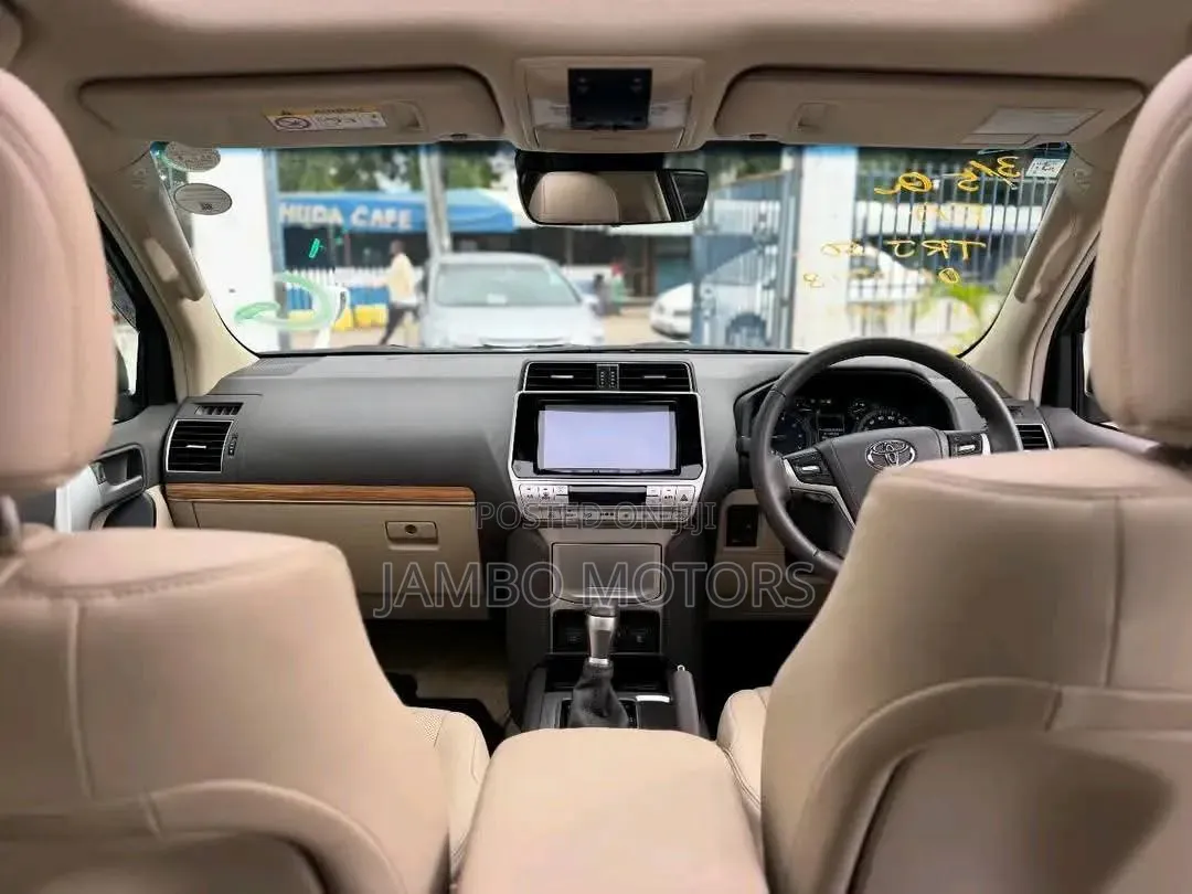 Toyota Land Cruiser Prado 2.7 2022 White