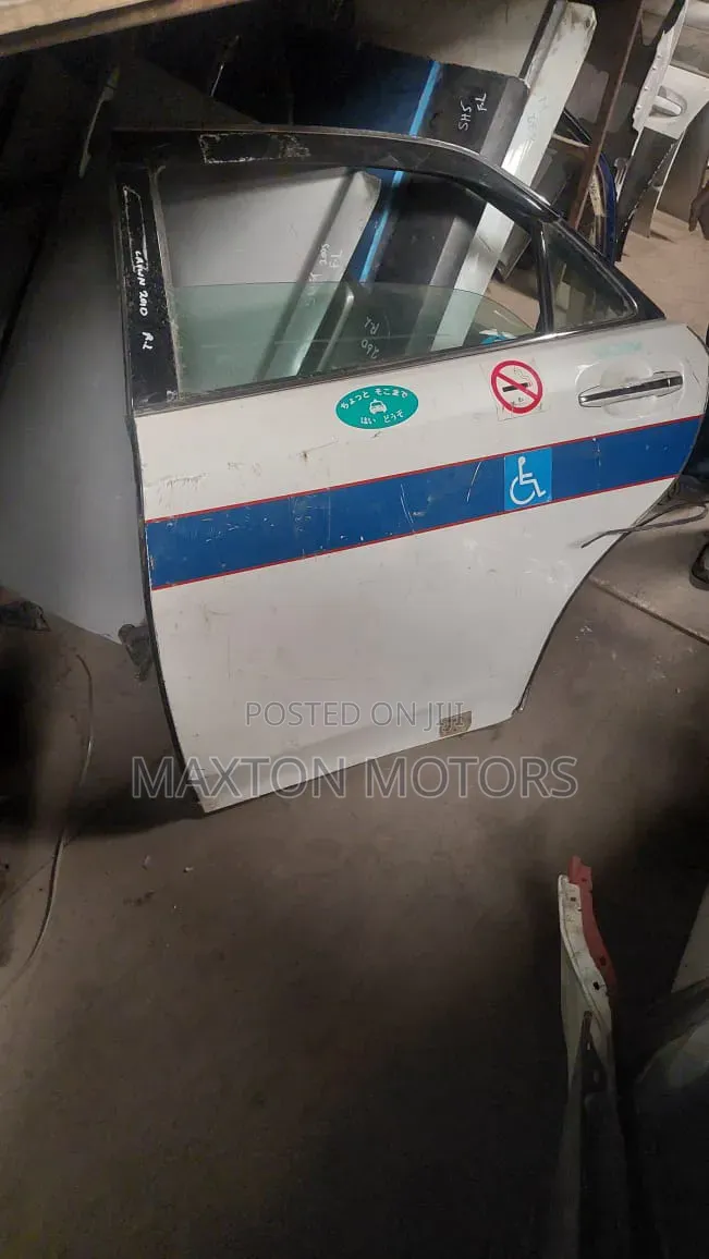 Toyota Crown Rear Door Grs200