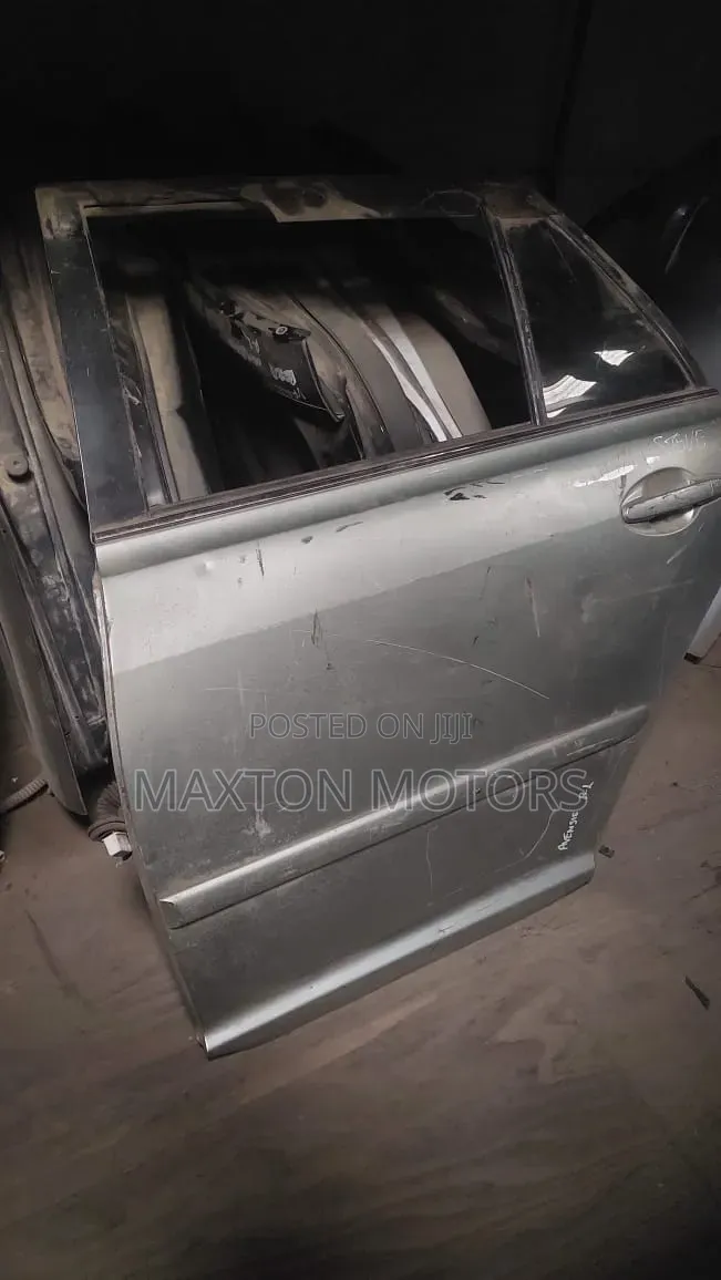 Toyota Avensis 2005-2008 Rear Door Hatchback