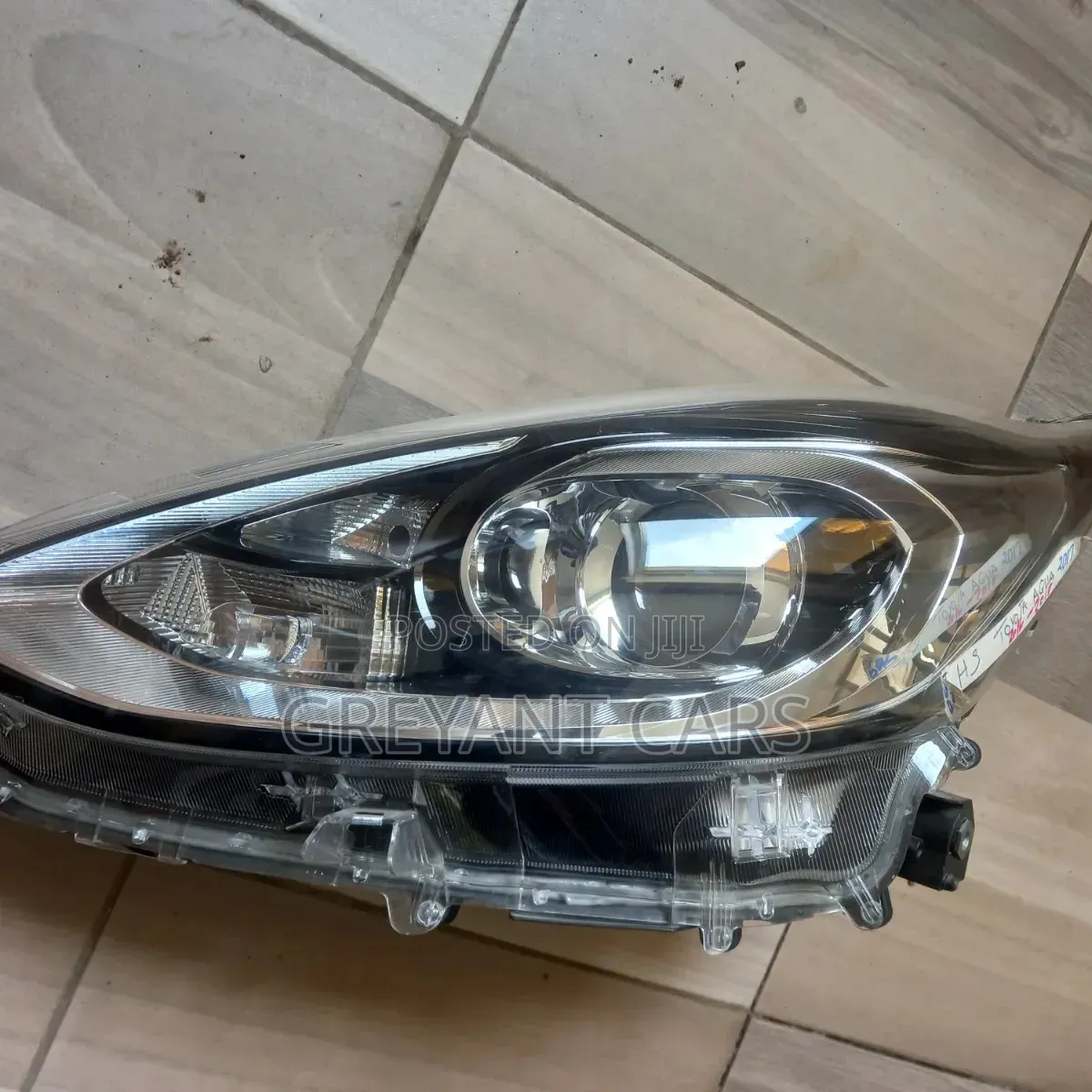 Aqua Headlight
