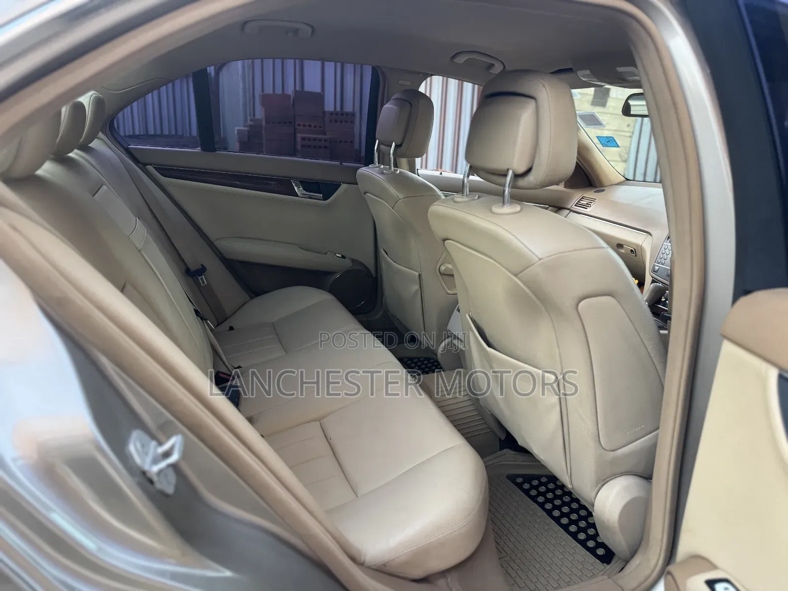 Mercedes-Benz C200 2007 Gold
