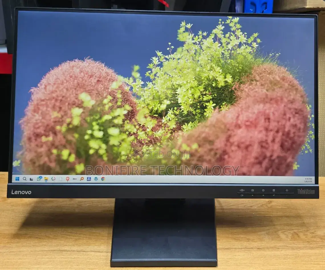 Lenovo Monitor 
Model: Thinkvision T23i-10
Size:23.8 Inch