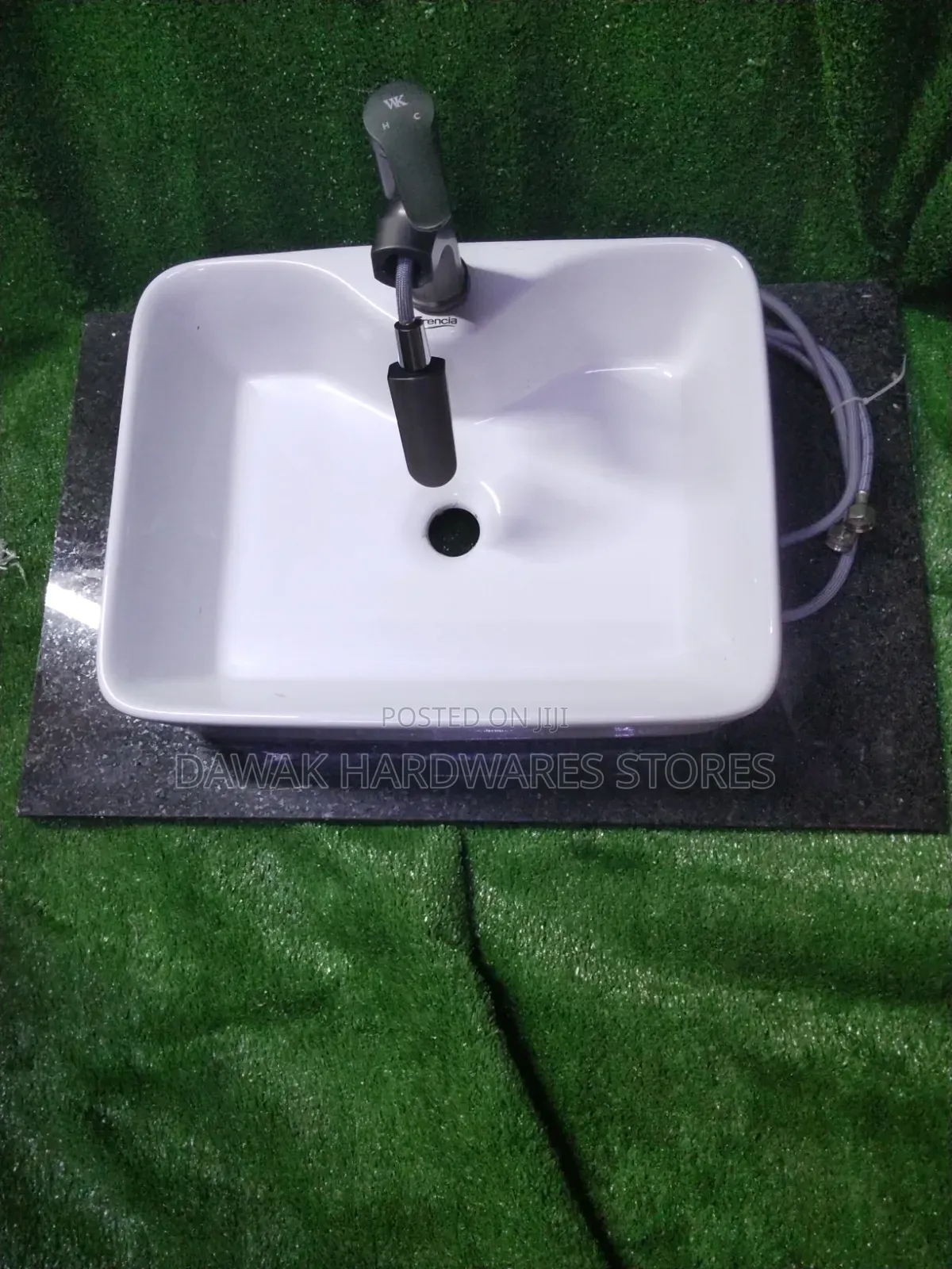 Washhandbasin With Marble and Mixer