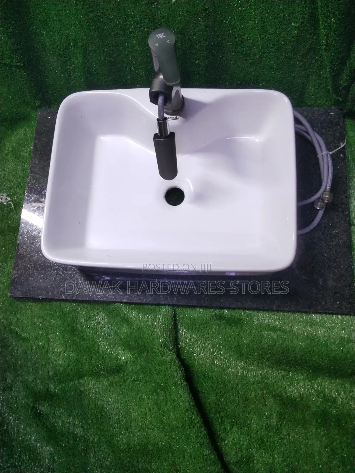 Washhandbasin With Marble and Mixer