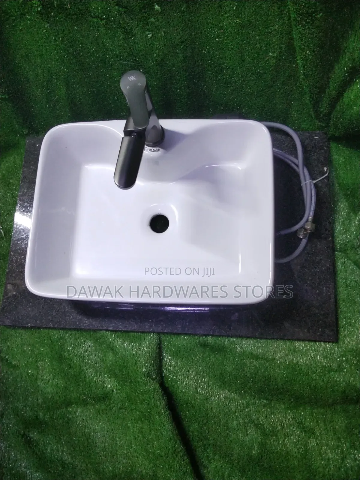 Washhandbasin With Marble and Mixer
