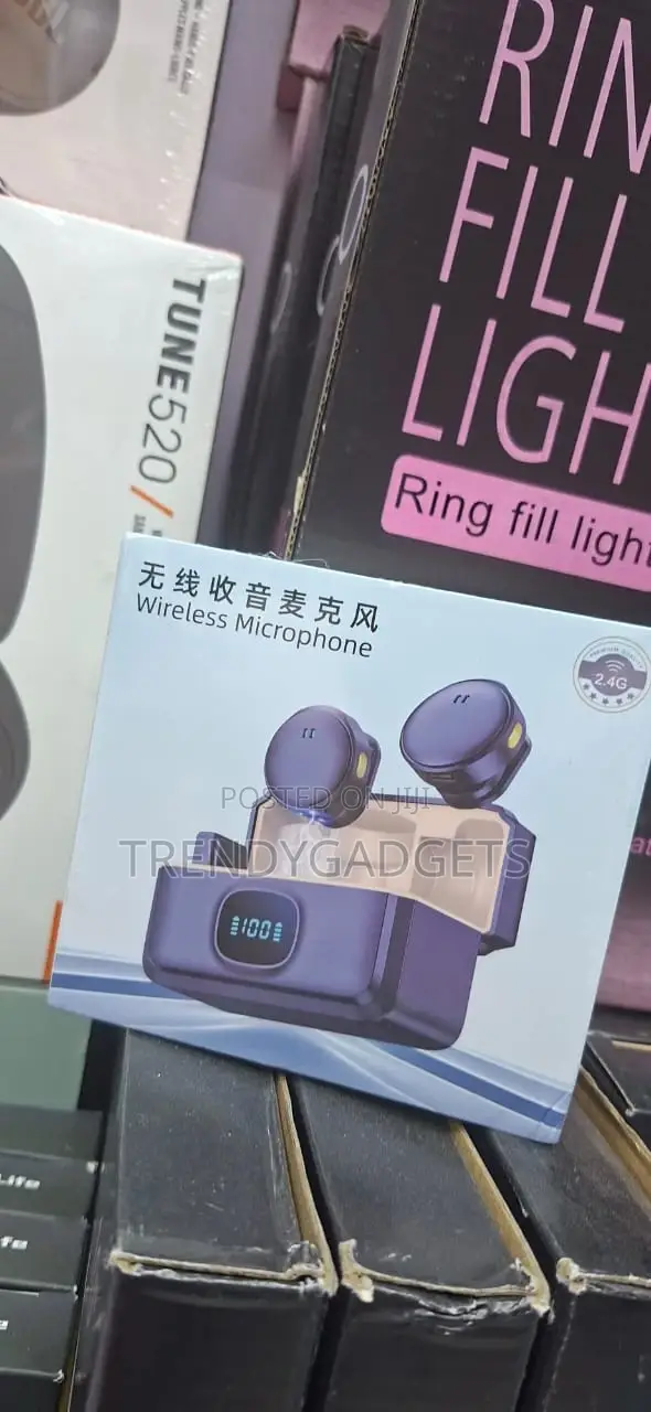 Q8 Dual Wireless Microphone With Digital Battery Display