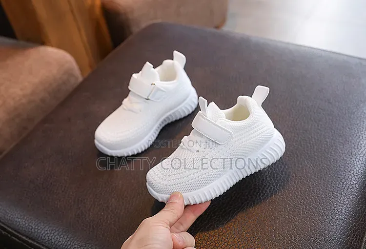 White Sporty Unisex Kids Sneakers Size 25 to 35