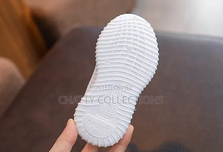 White Sporty Unisex Kids Sneakers Size 25 to 35