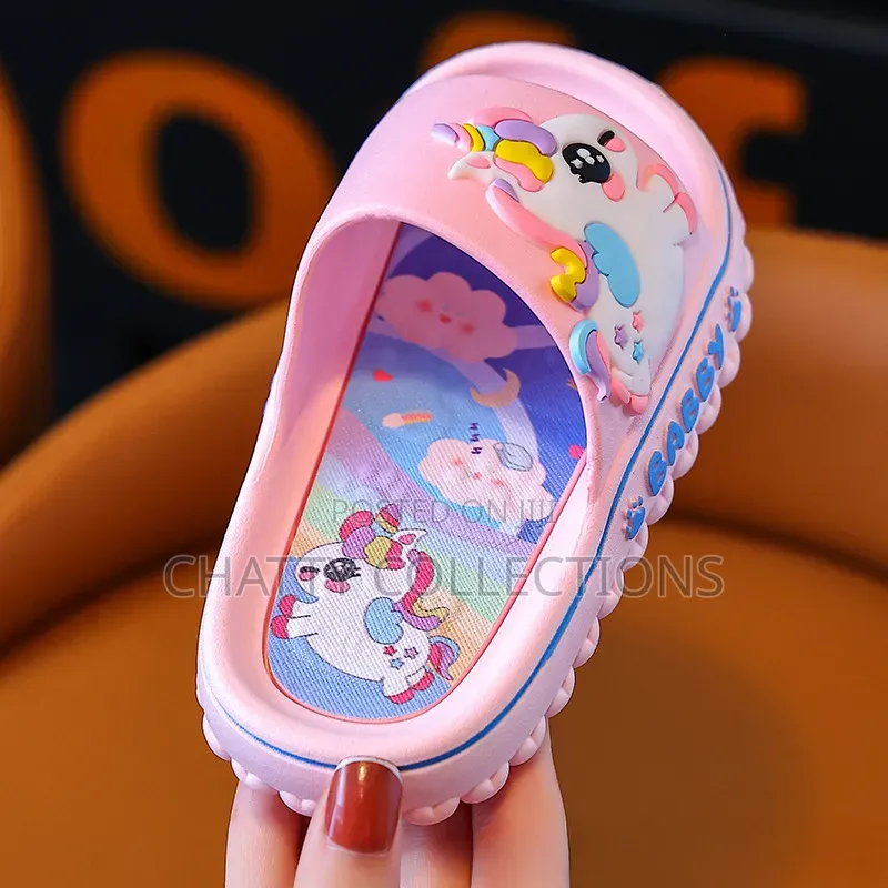 Girl's Slides Size: 26-37 Shades: Pink and Purple