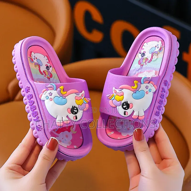Girl's Slides Size: 26-37 Shades: Pink and Purple