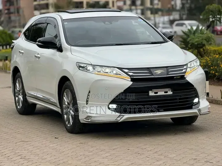Toyota Harrier 2.0 4WD 2019 White