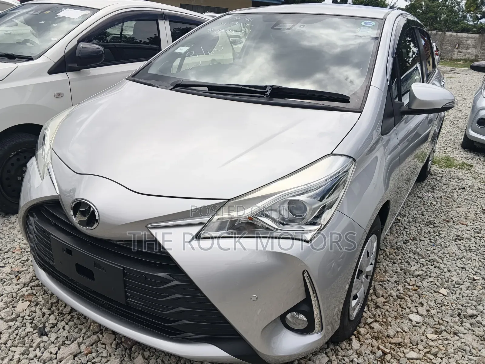 Toyota Vitz 1.3 FWD 5dr 2019 Silver