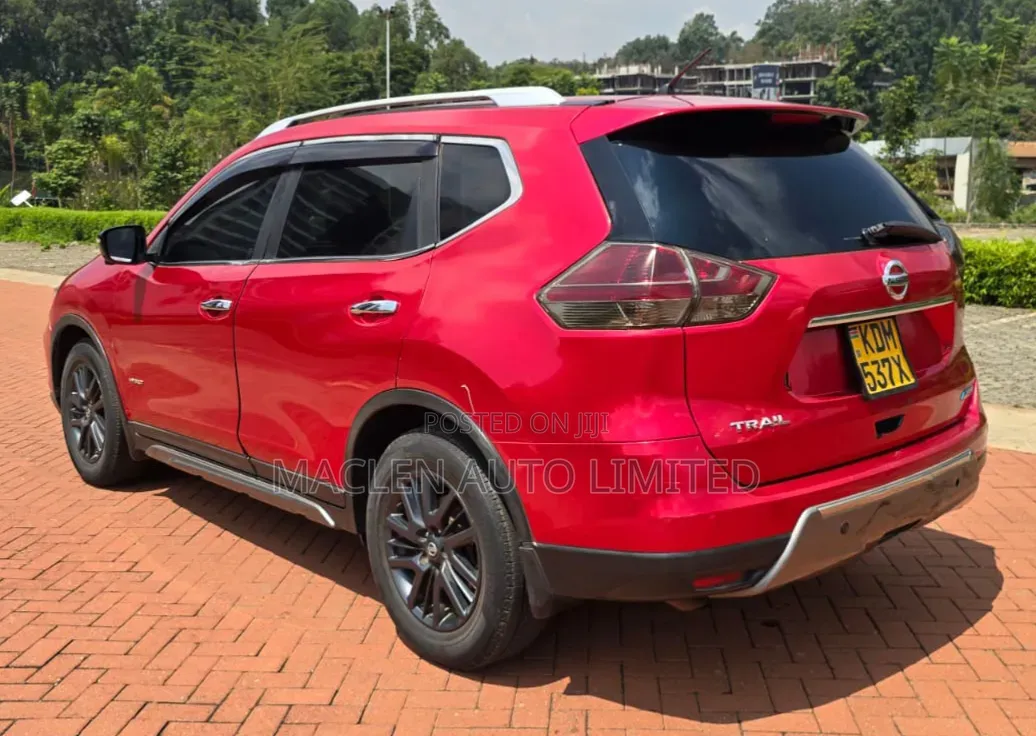Nissan X-Trail 2016 Red