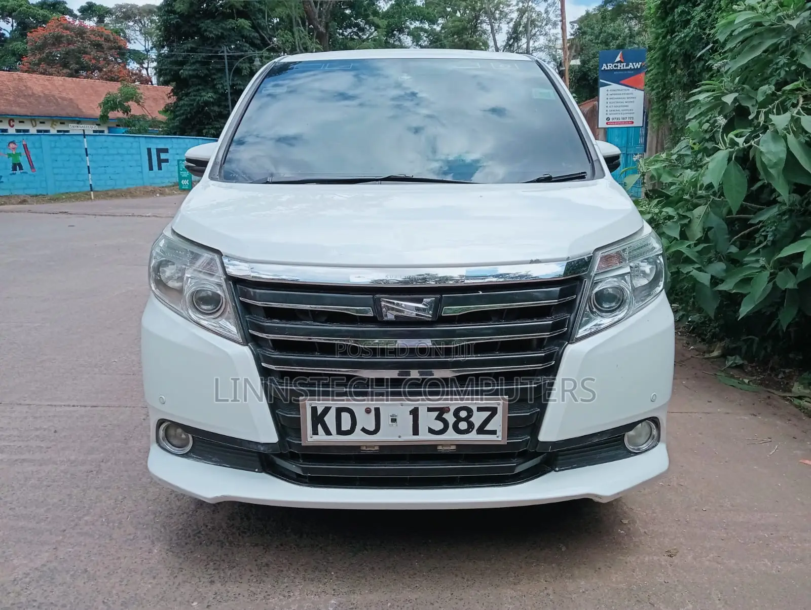 Toyota Noah 2015 Pearl