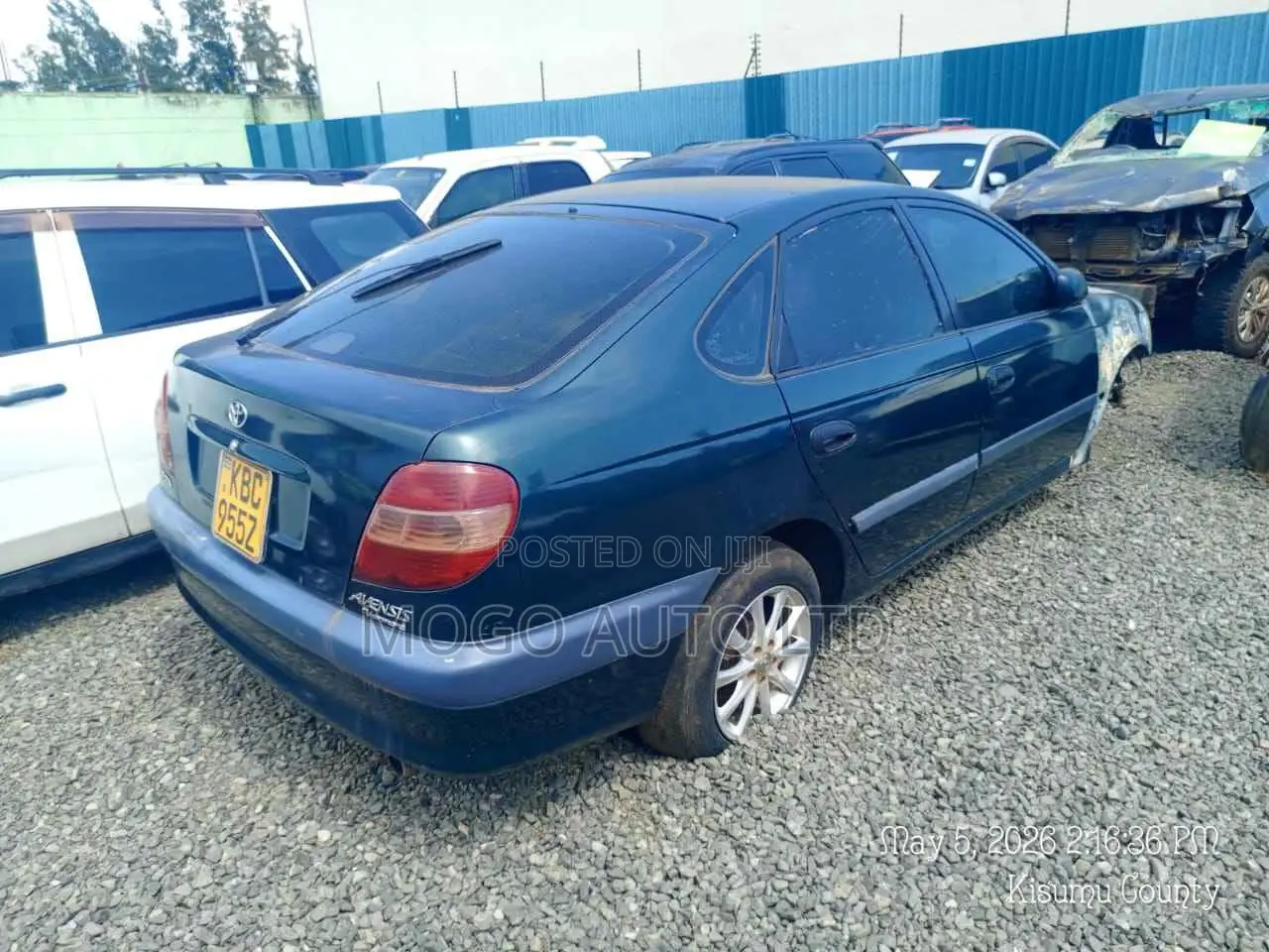 Toyota Avensis 2001 Green