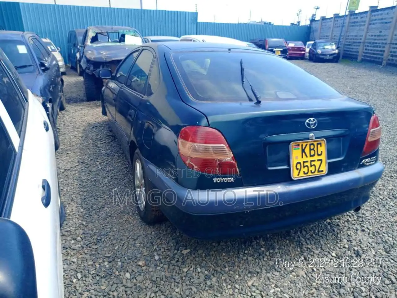 Toyota Avensis 2001 Green