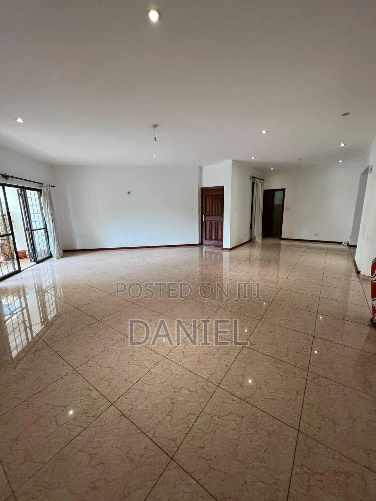 3bdrm Apartment in Riverside Drive for sale