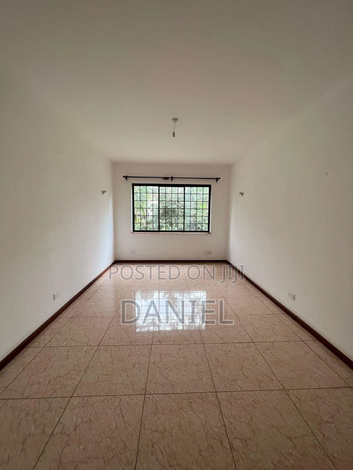 3bdrm Apartment in Riverside Drive for sale