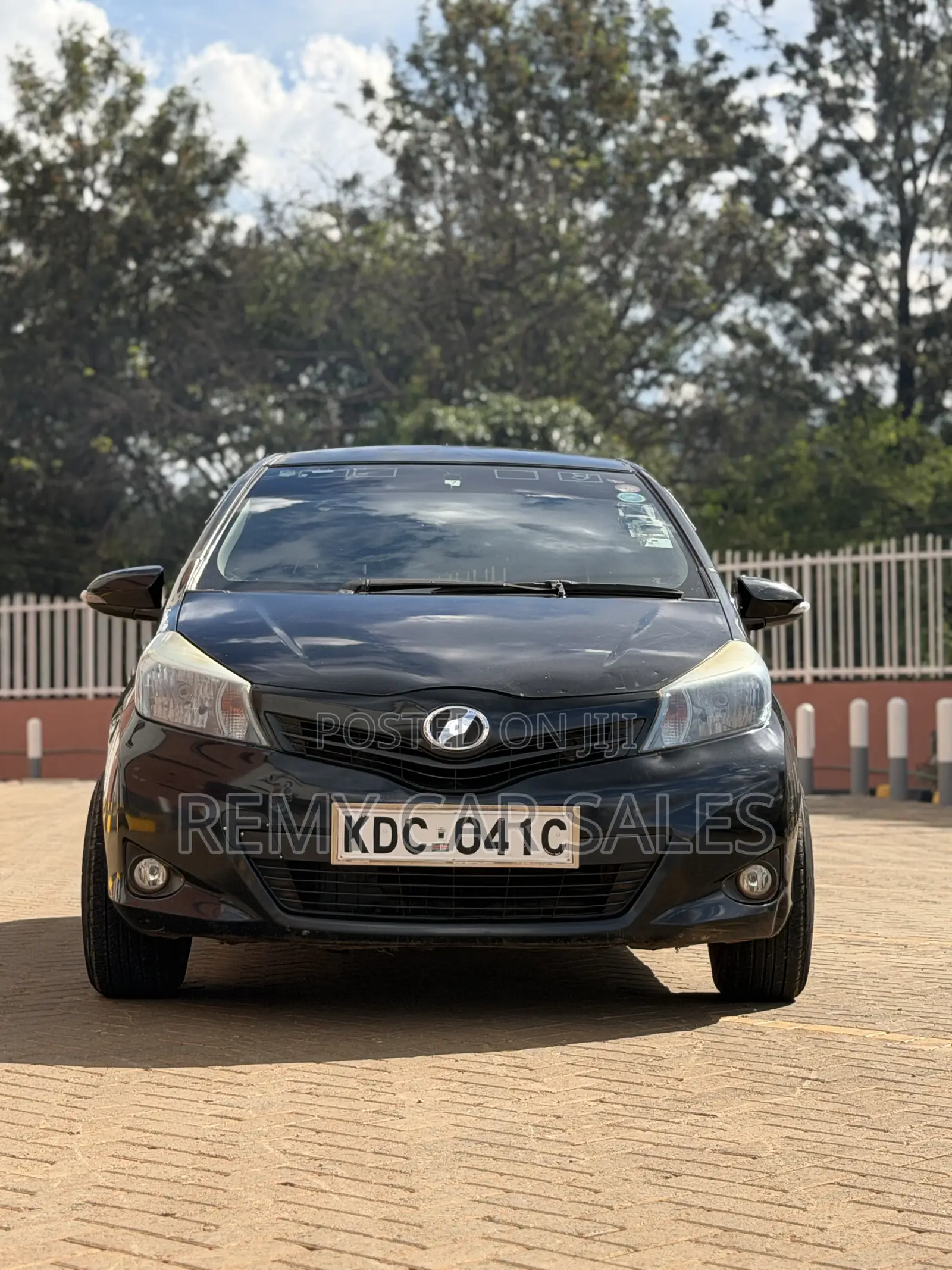 Toyota Vitz 2013 Black