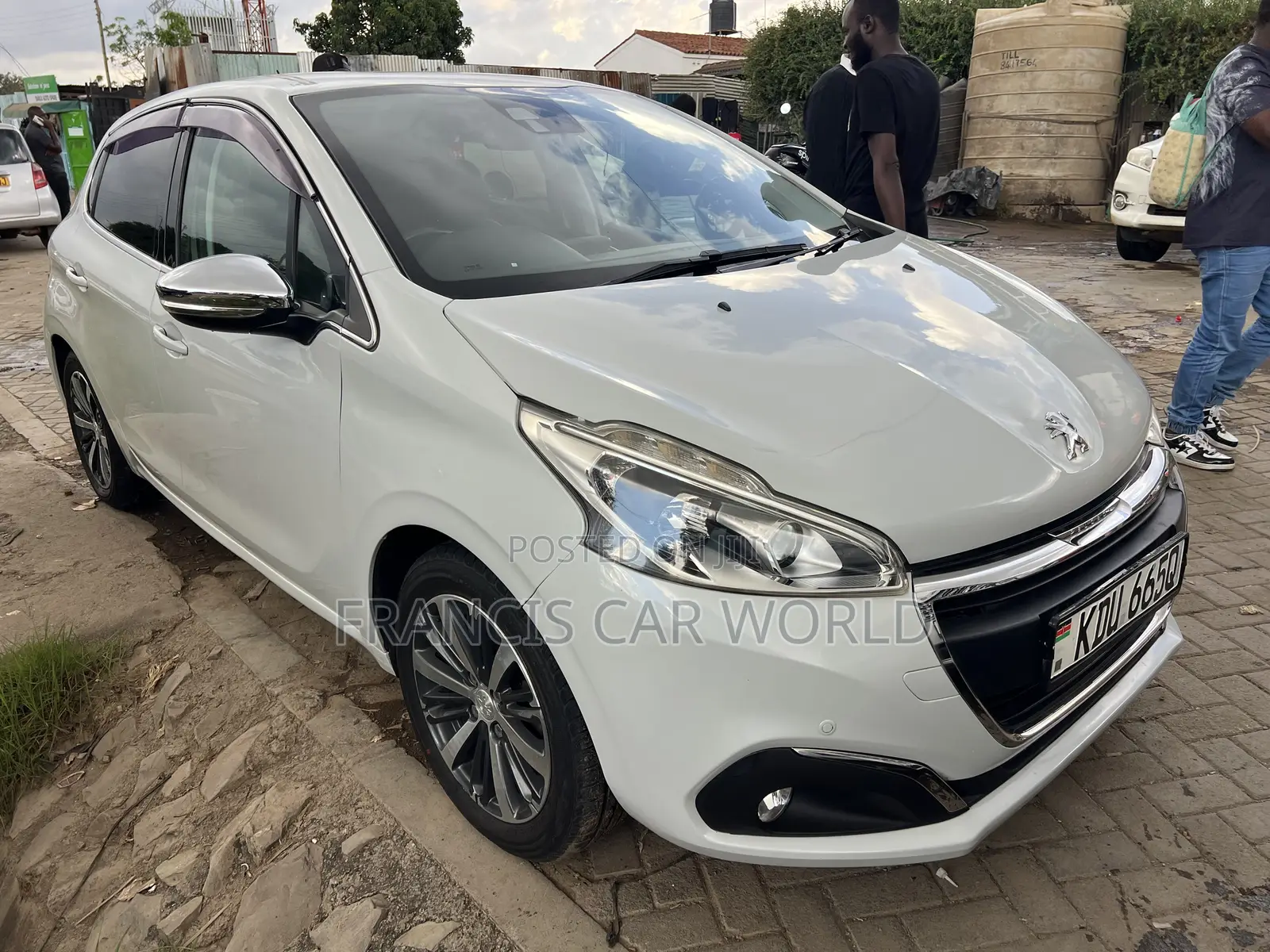 Peugeot 208 2018 White