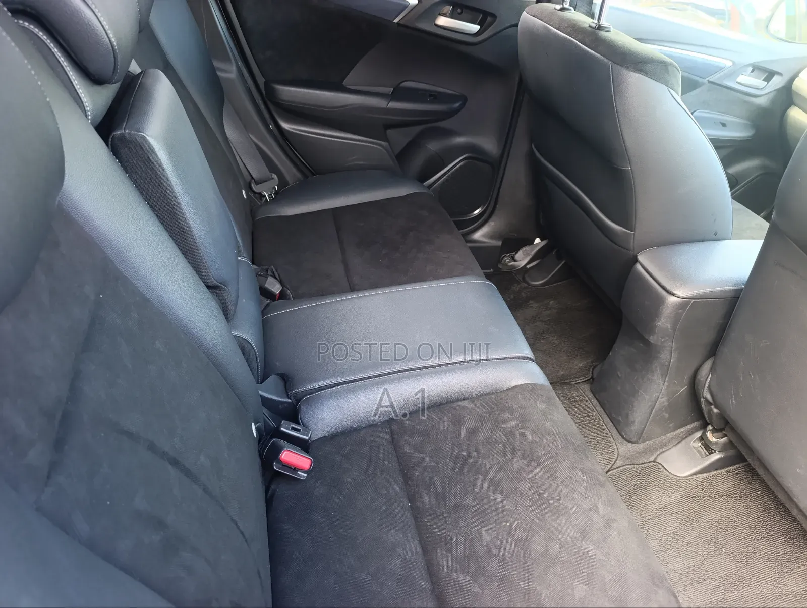 Honda Fit Shuttle 1.5 Hybrid 2WD 2019 Off white
