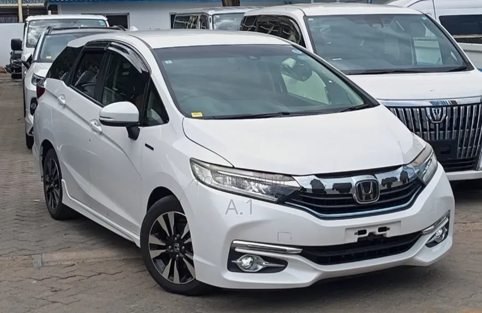 Honda Fit Shuttle 1.5 Hybrid 2WD 2019 Off white