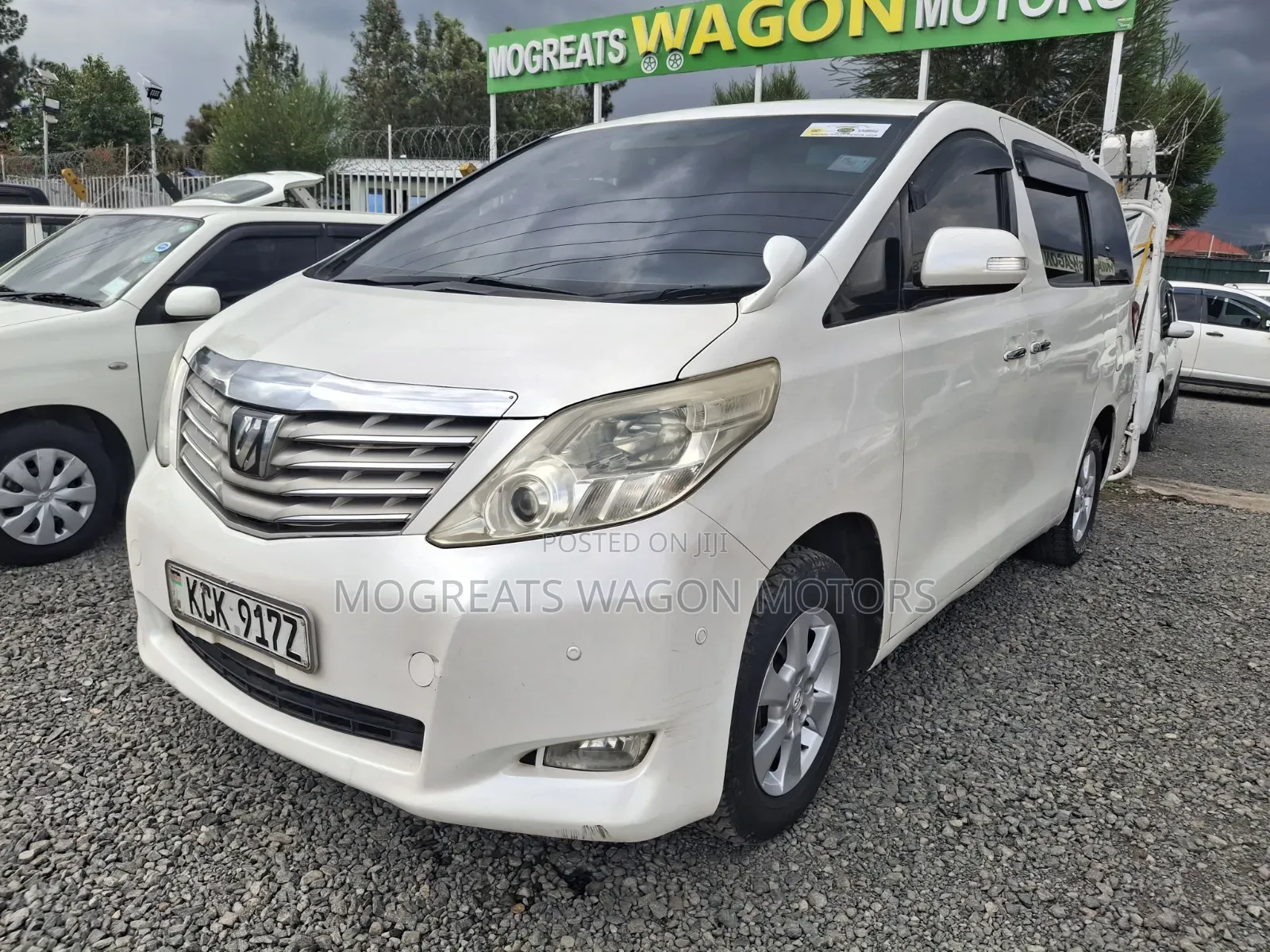 Toyota Alphard 2010 White