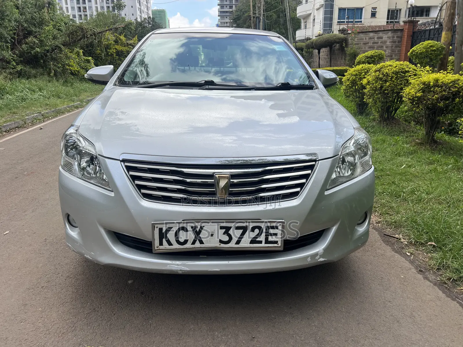 Toyota Premio 2013 Silver
