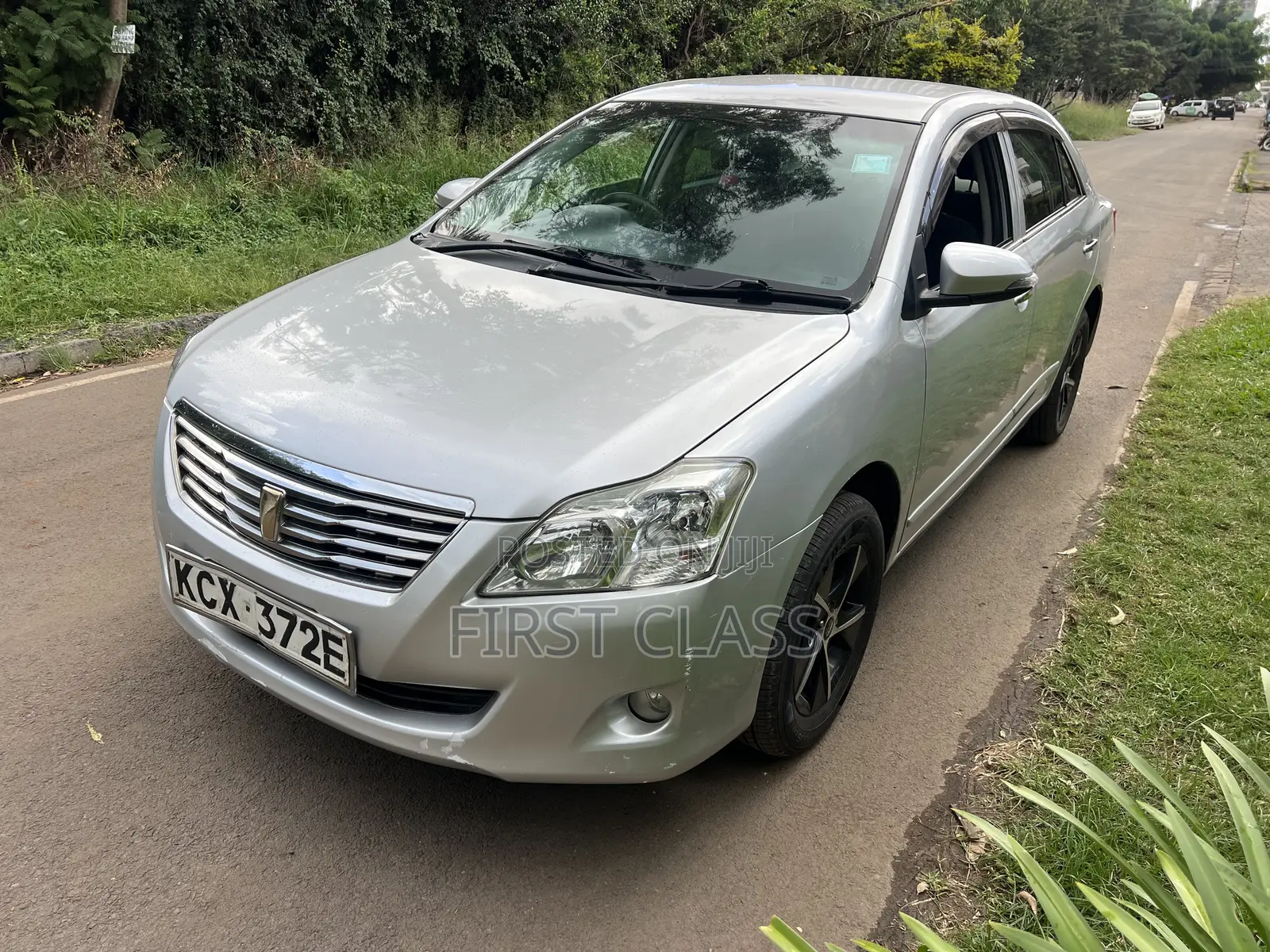 Toyota Premio 2013 Silver