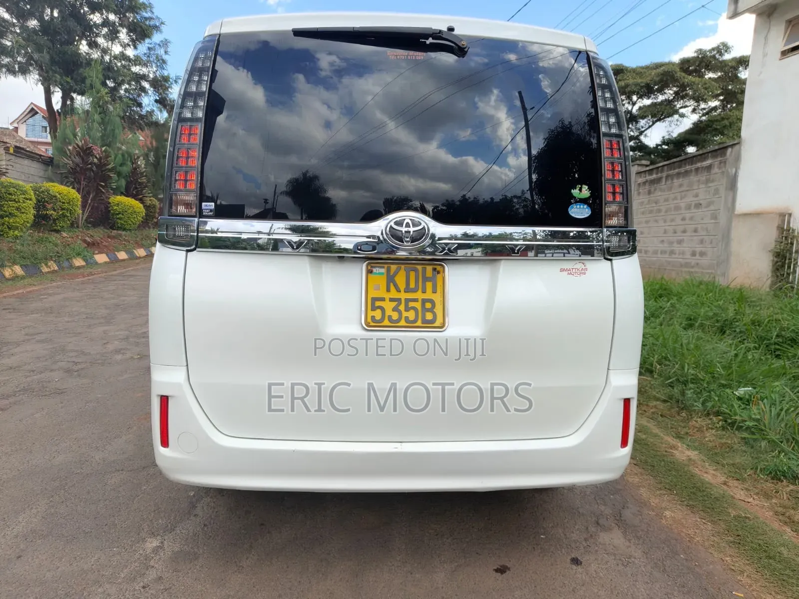 Toyota Voxy 2015 White