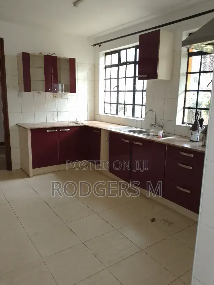 4bdrm Townhouse / Terrace in Muthangari for rent