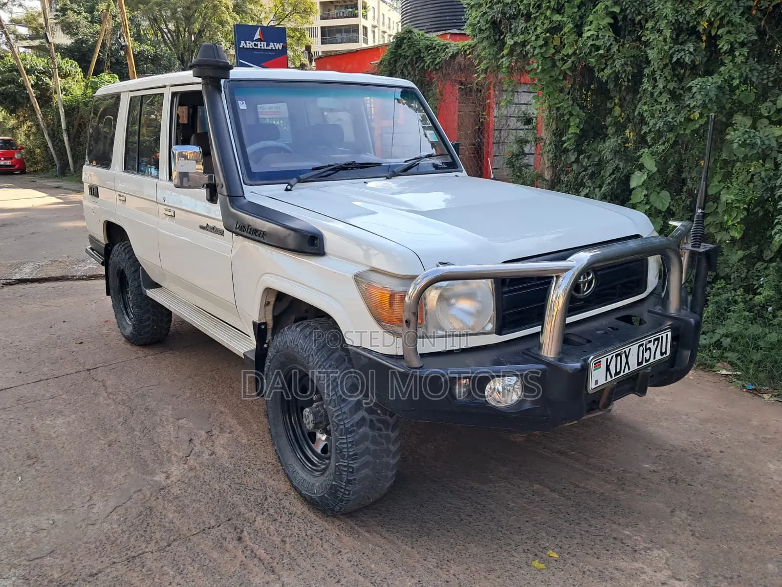 Toyota Land Cruiser 2012 White