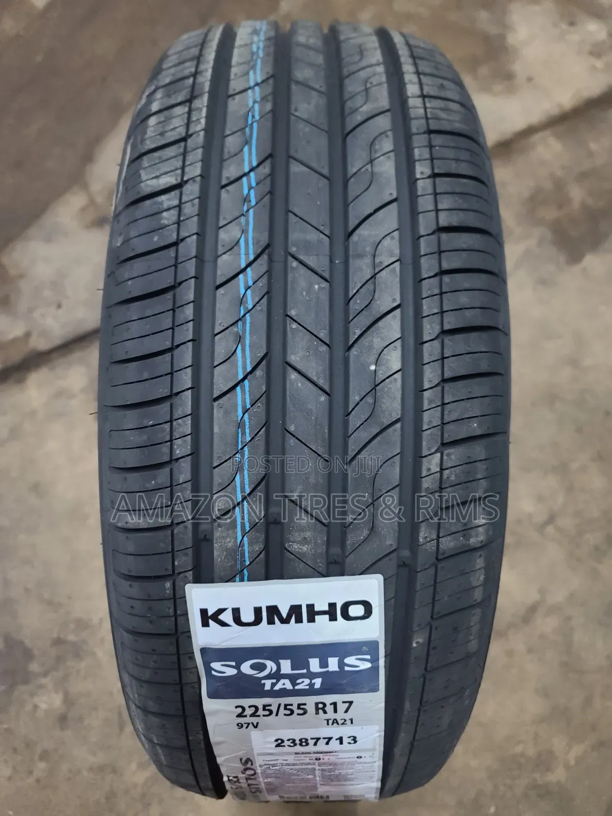 225/55r17 Kumho Tyres 97v Solus Ta21
