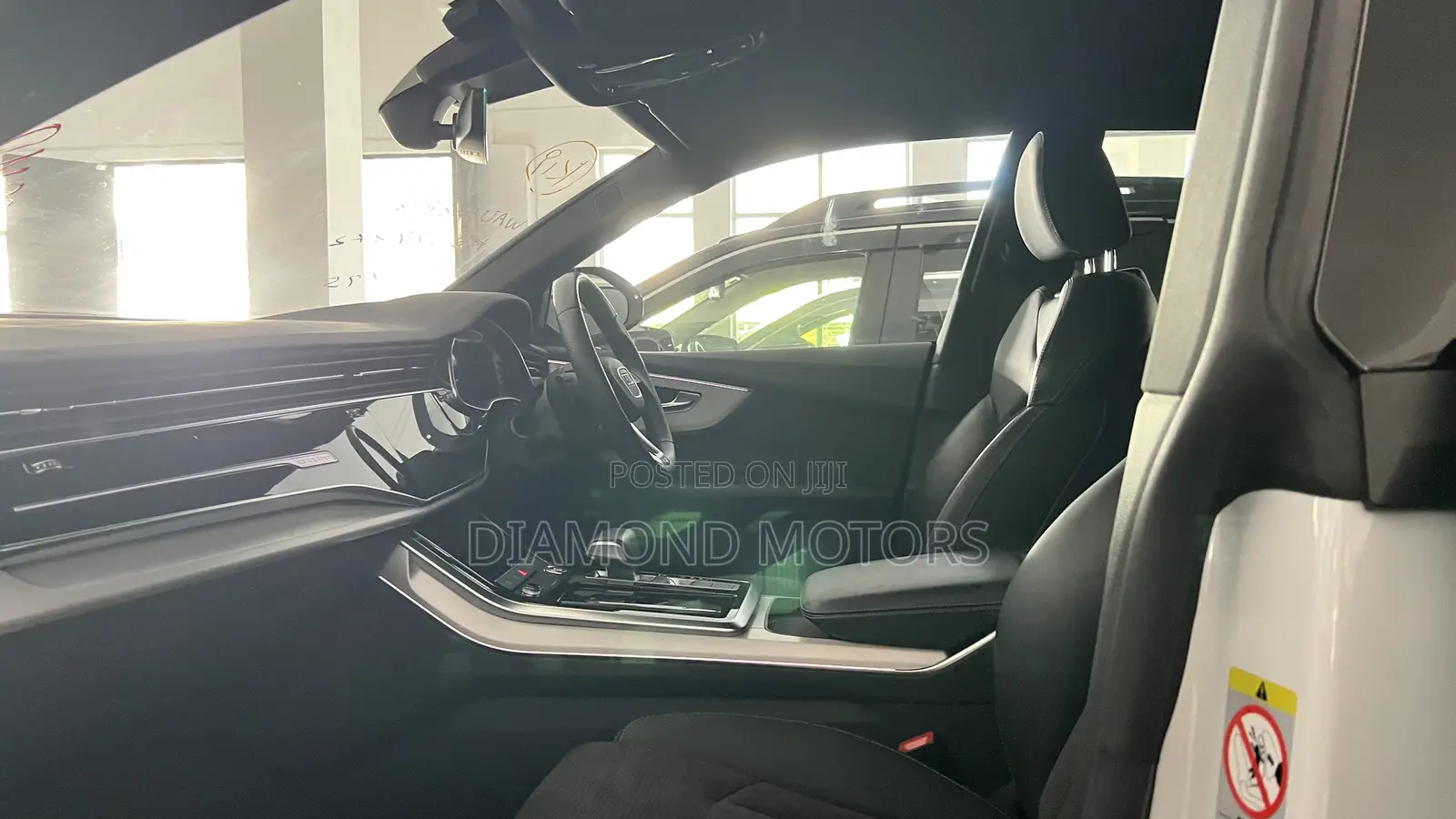 Audi Q8 55 Premium AWD quattro 2020 Pearl