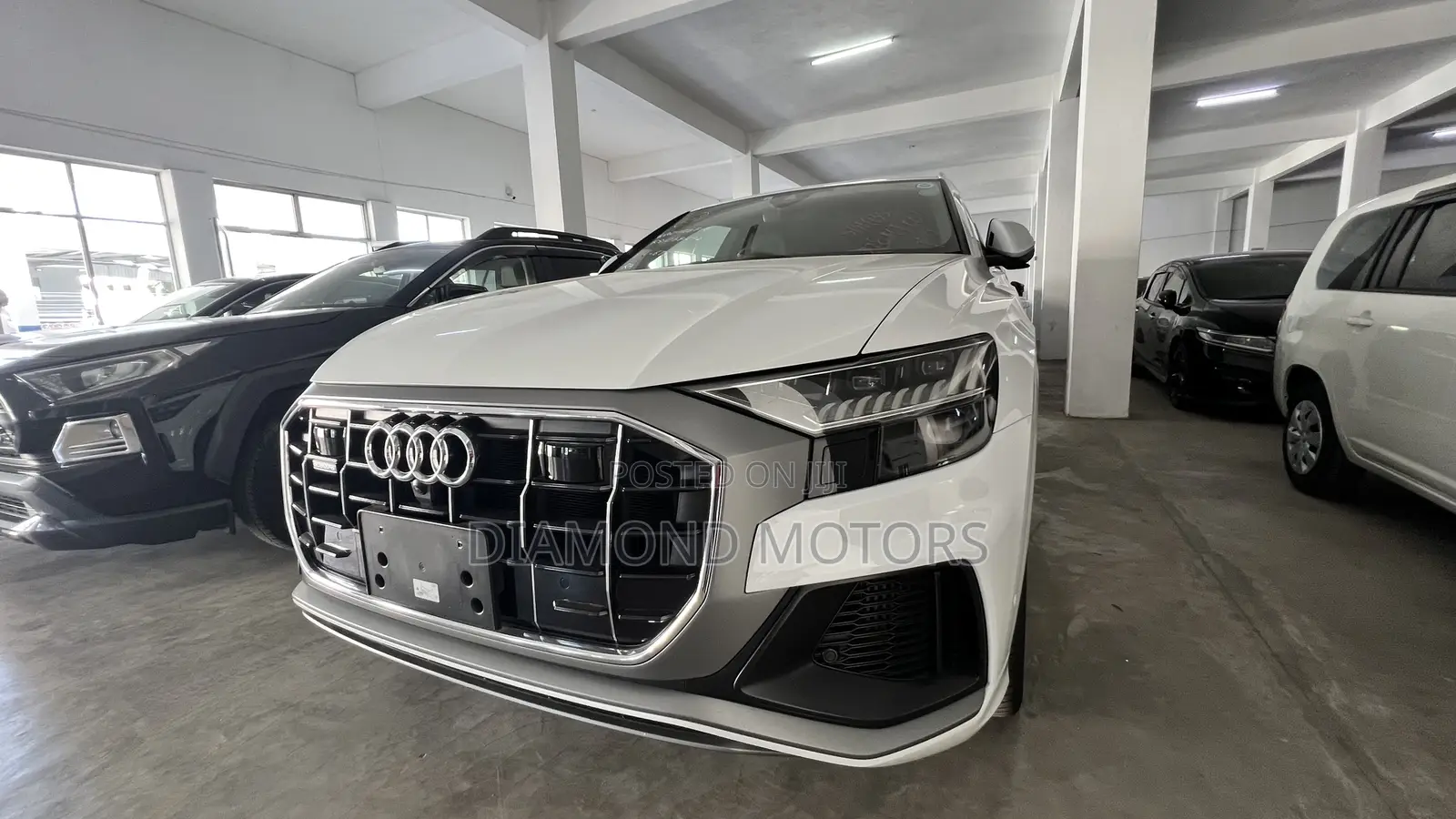 Audi Q8 55 Premium AWD quattro 2020 Pearl