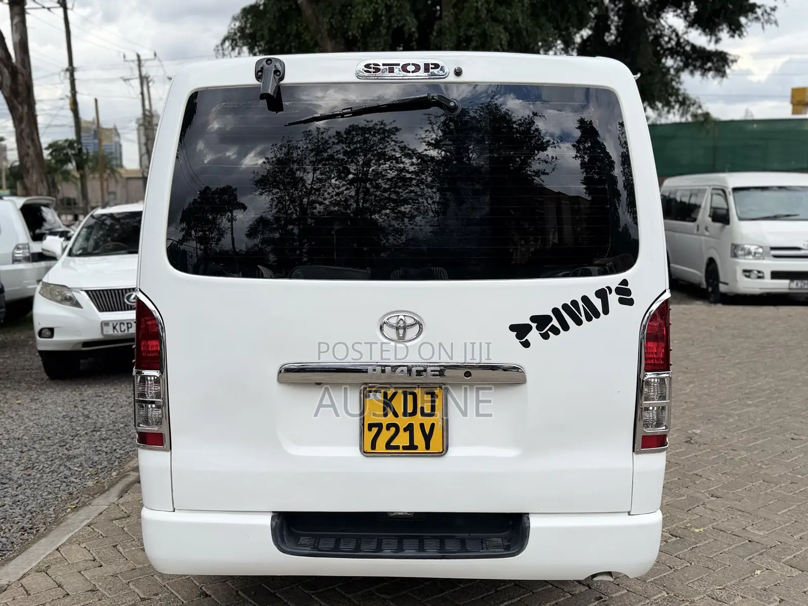 Toyota HiAce 2016 White