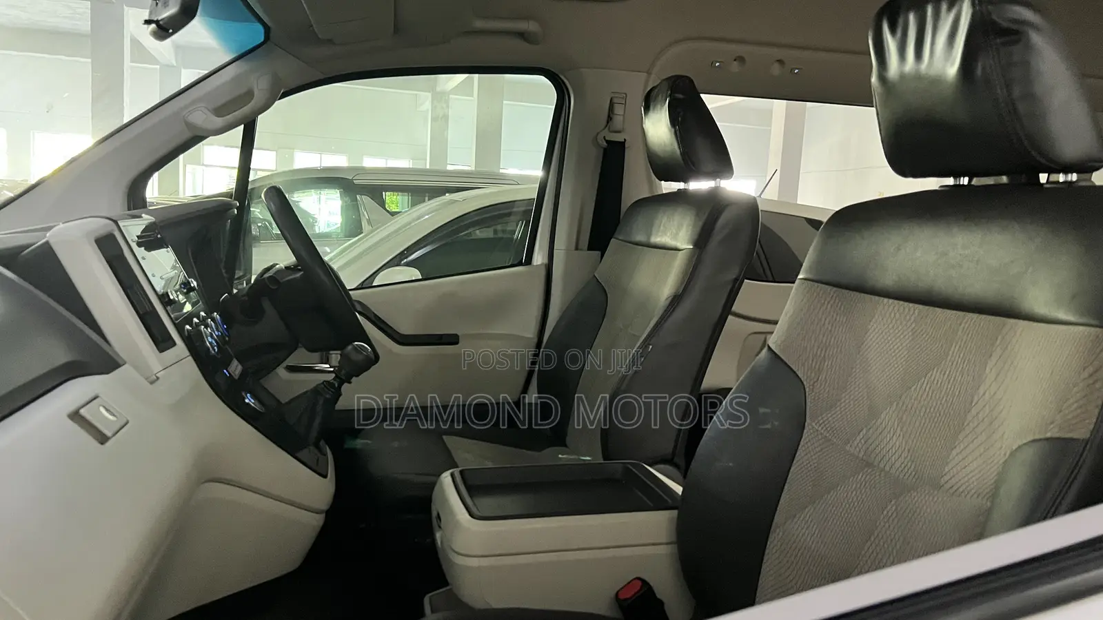 Toyota HiAce 2019 White