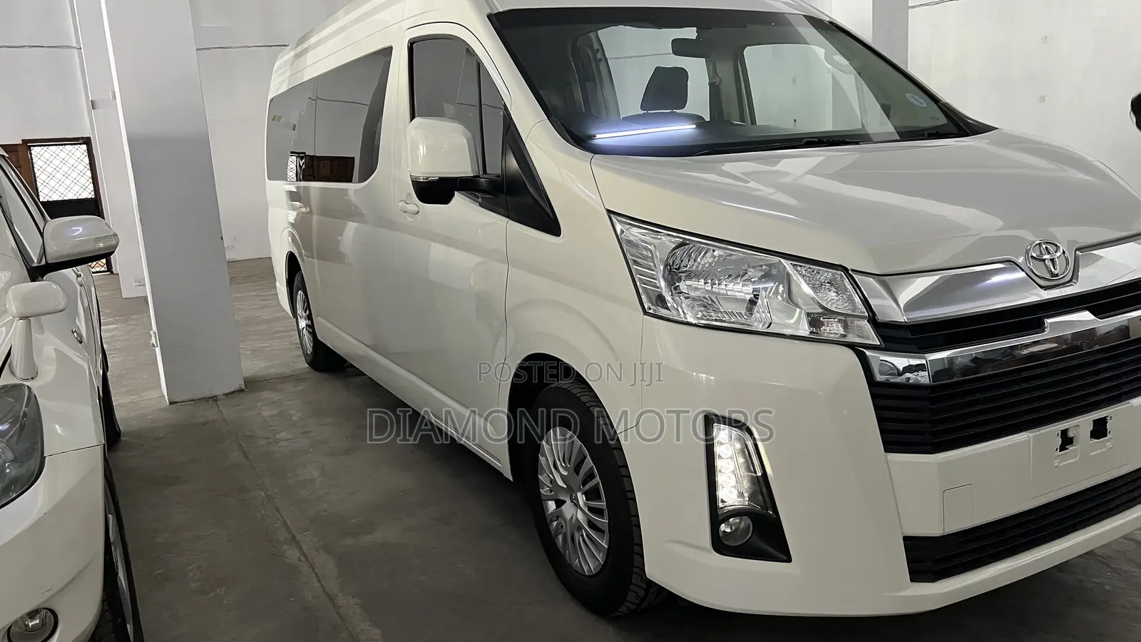Toyota HiAce 2019 White