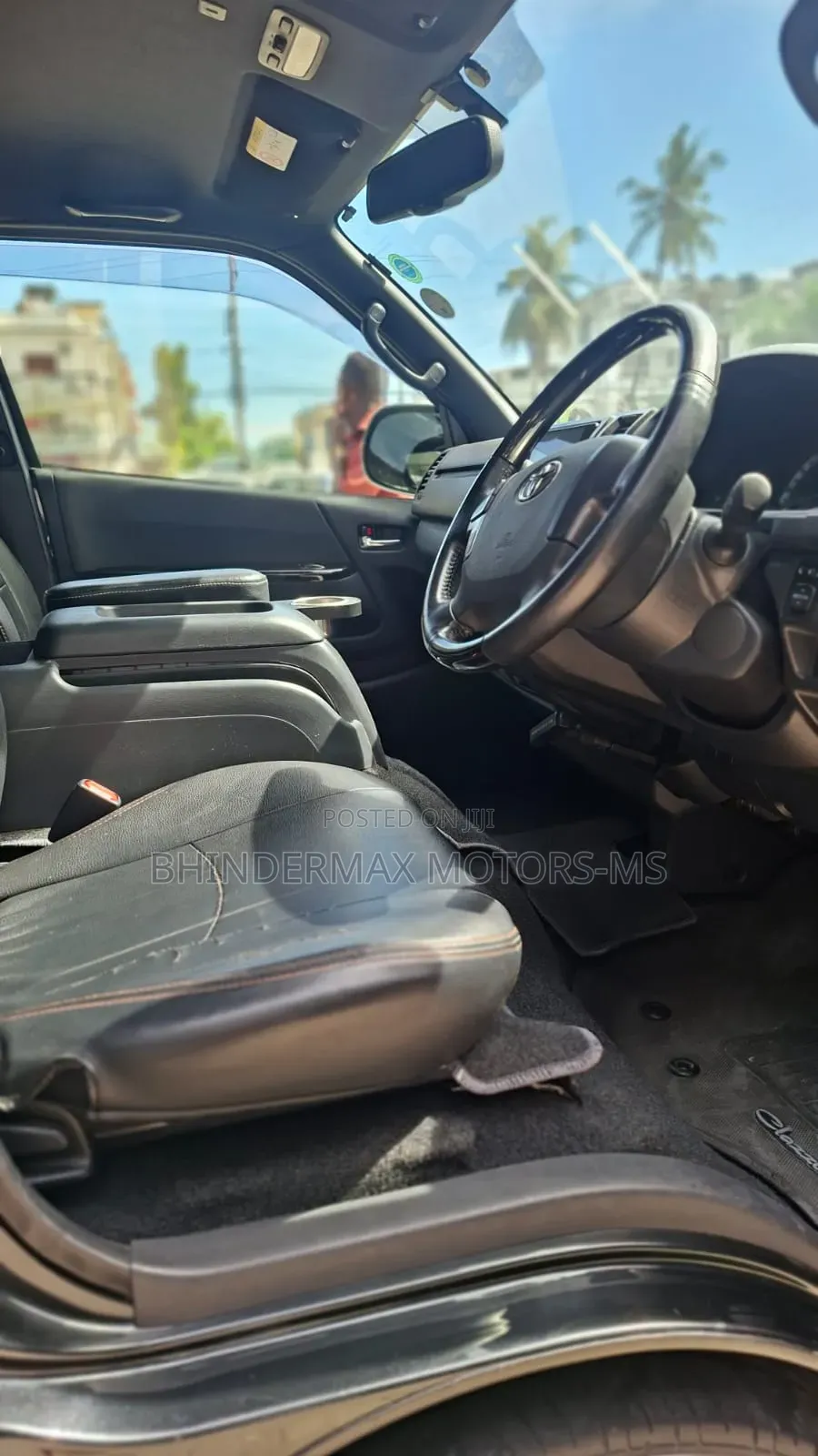 Toyota HiAce 2019 Blue