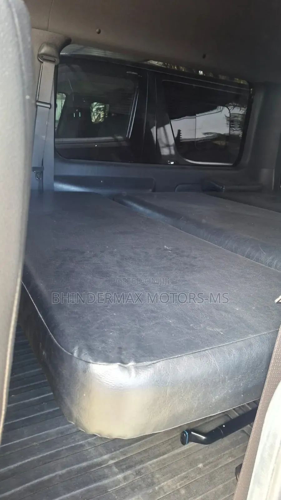 Toyota HiAce 2019 Blue