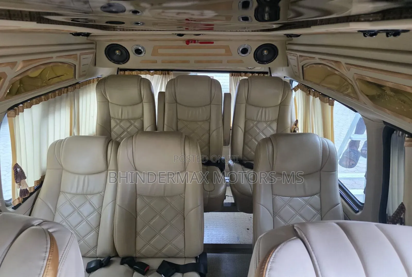 Toyota HiAce 2019 White