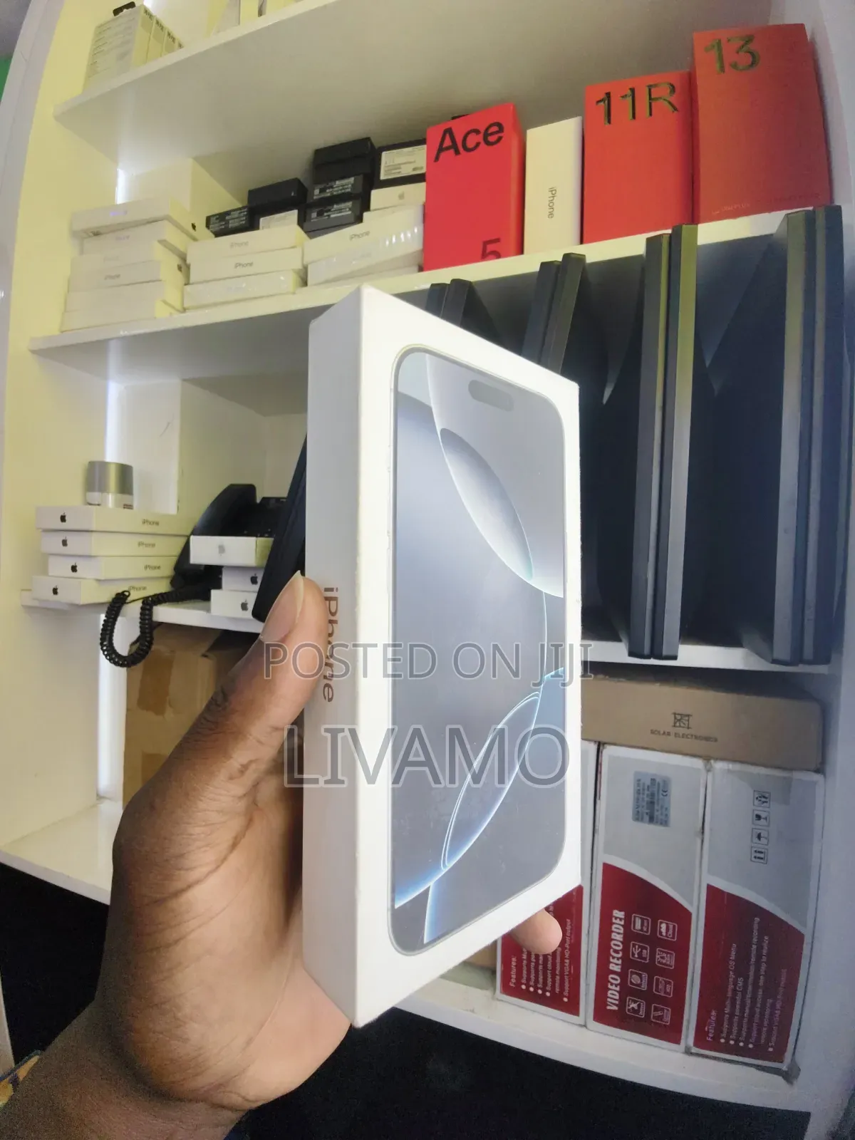 New Apple iPhone 16 Pro Max 256 GB Silver