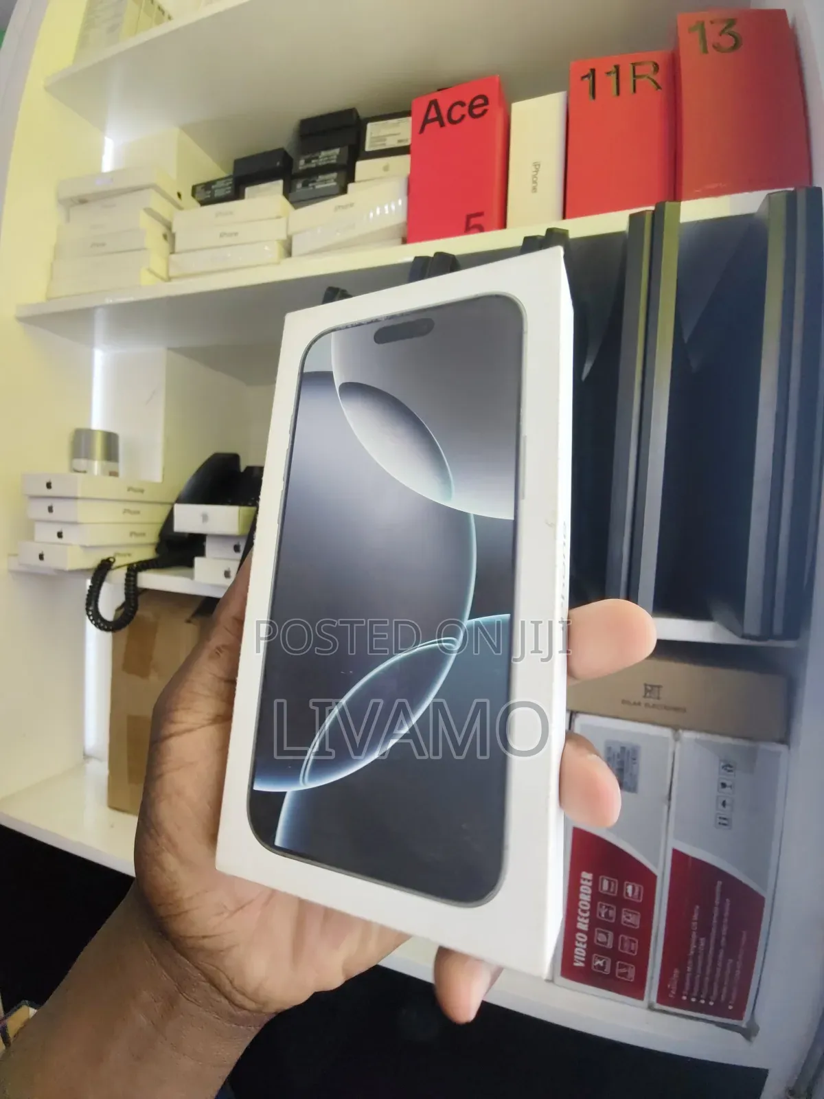 New Apple iPhone 16 Pro Max 256 GB Silver