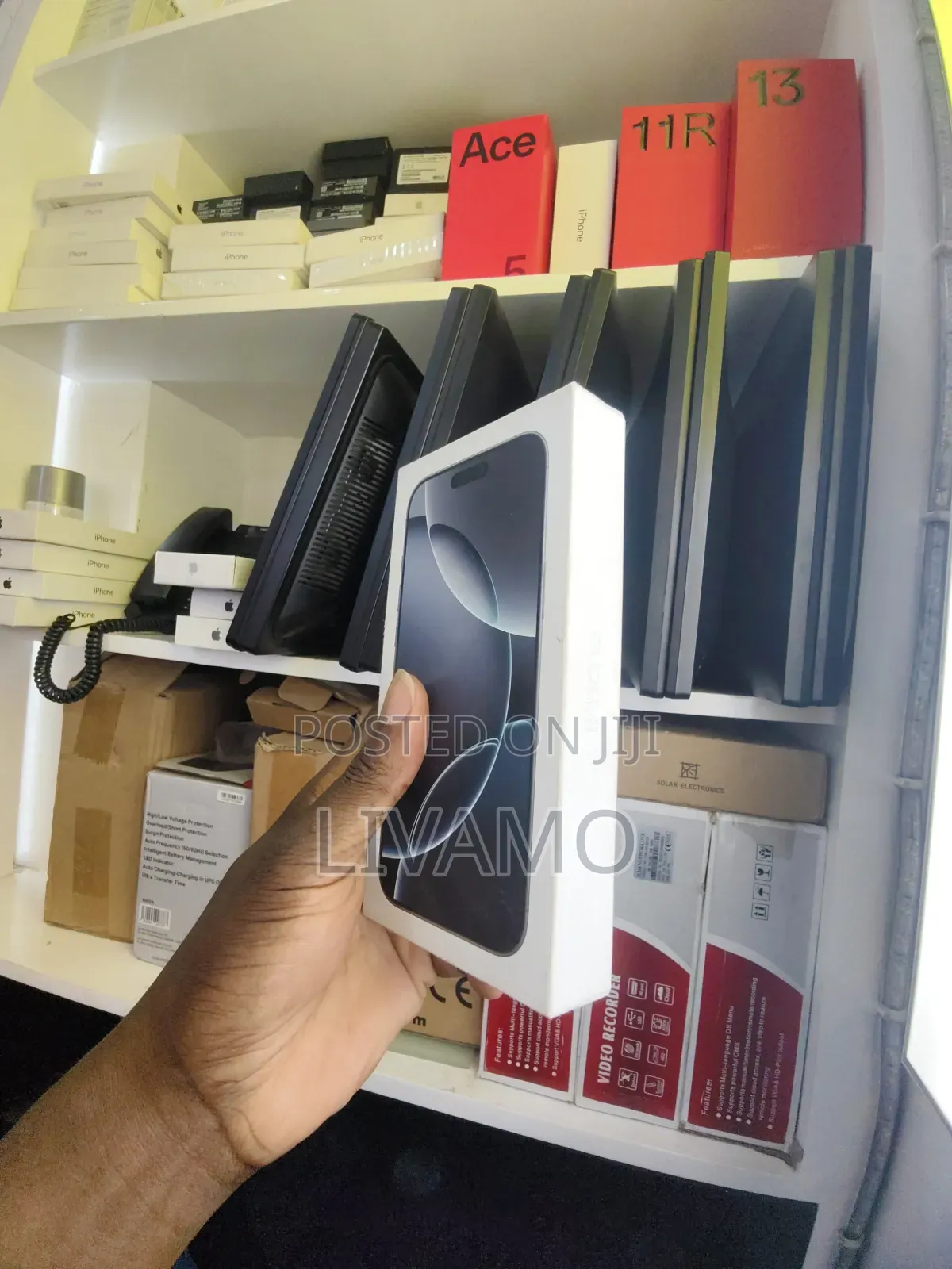 New Apple iPhone 16 Pro Max 256 GB Silver
