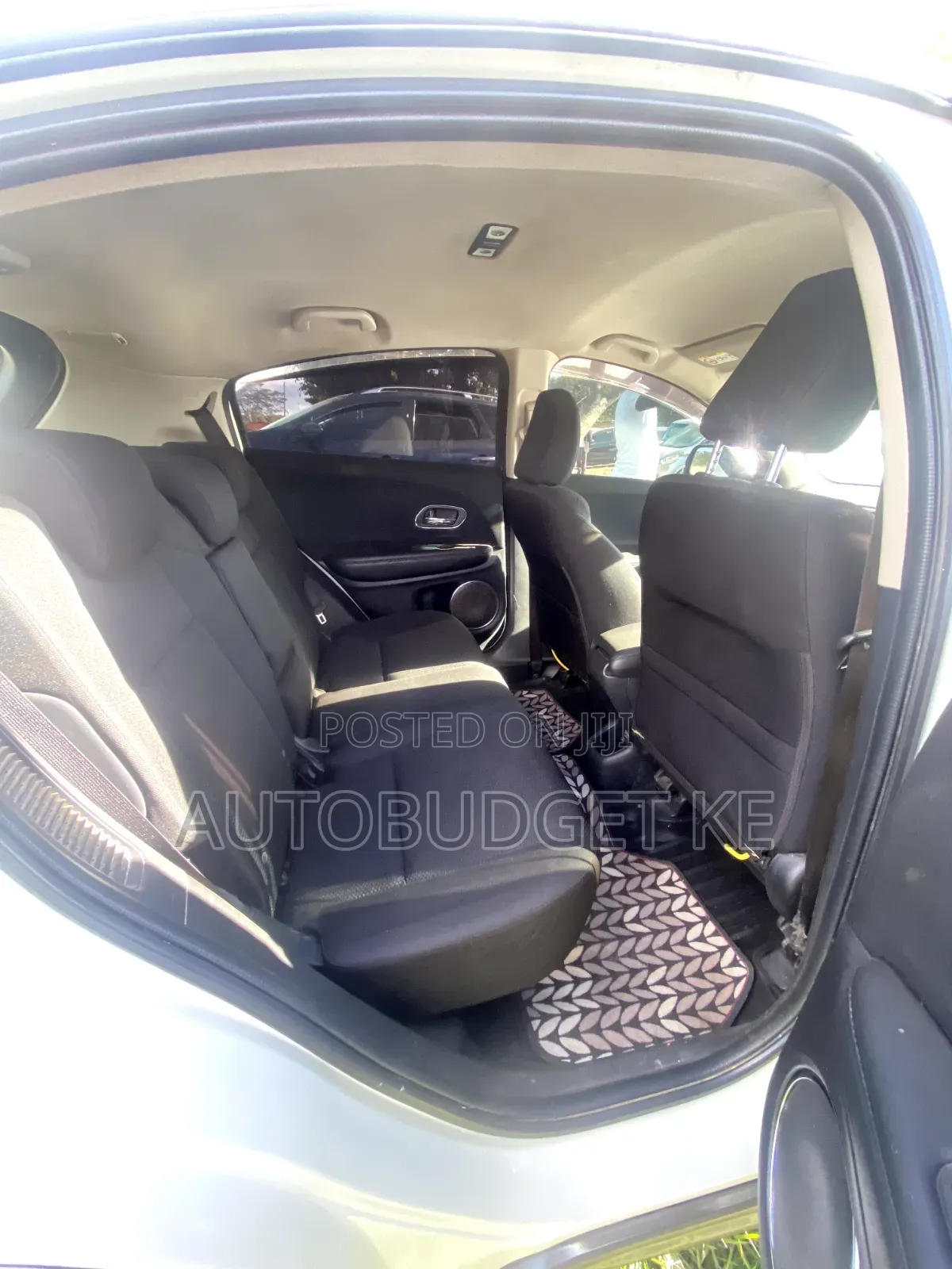 Honda Vezel 1.5 Hybrid 2WD 2016 White