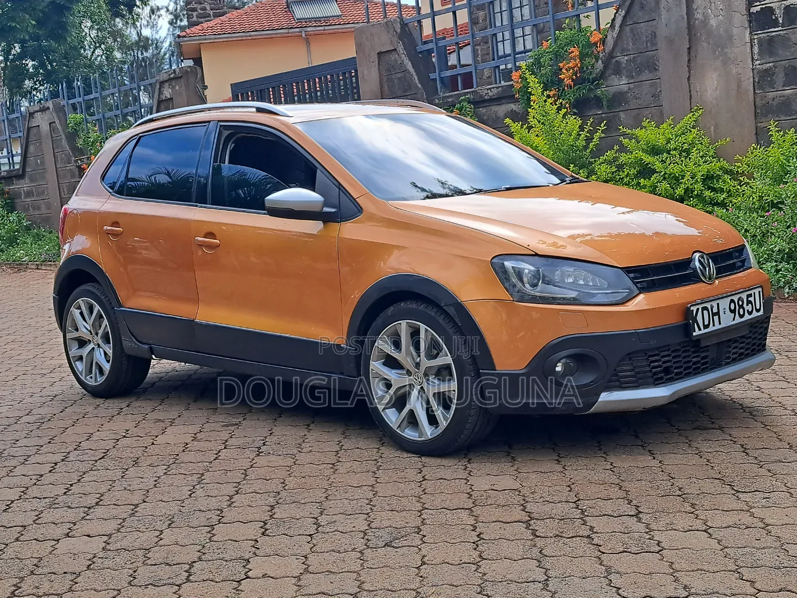 Volkswagen Polo 2015 Orange