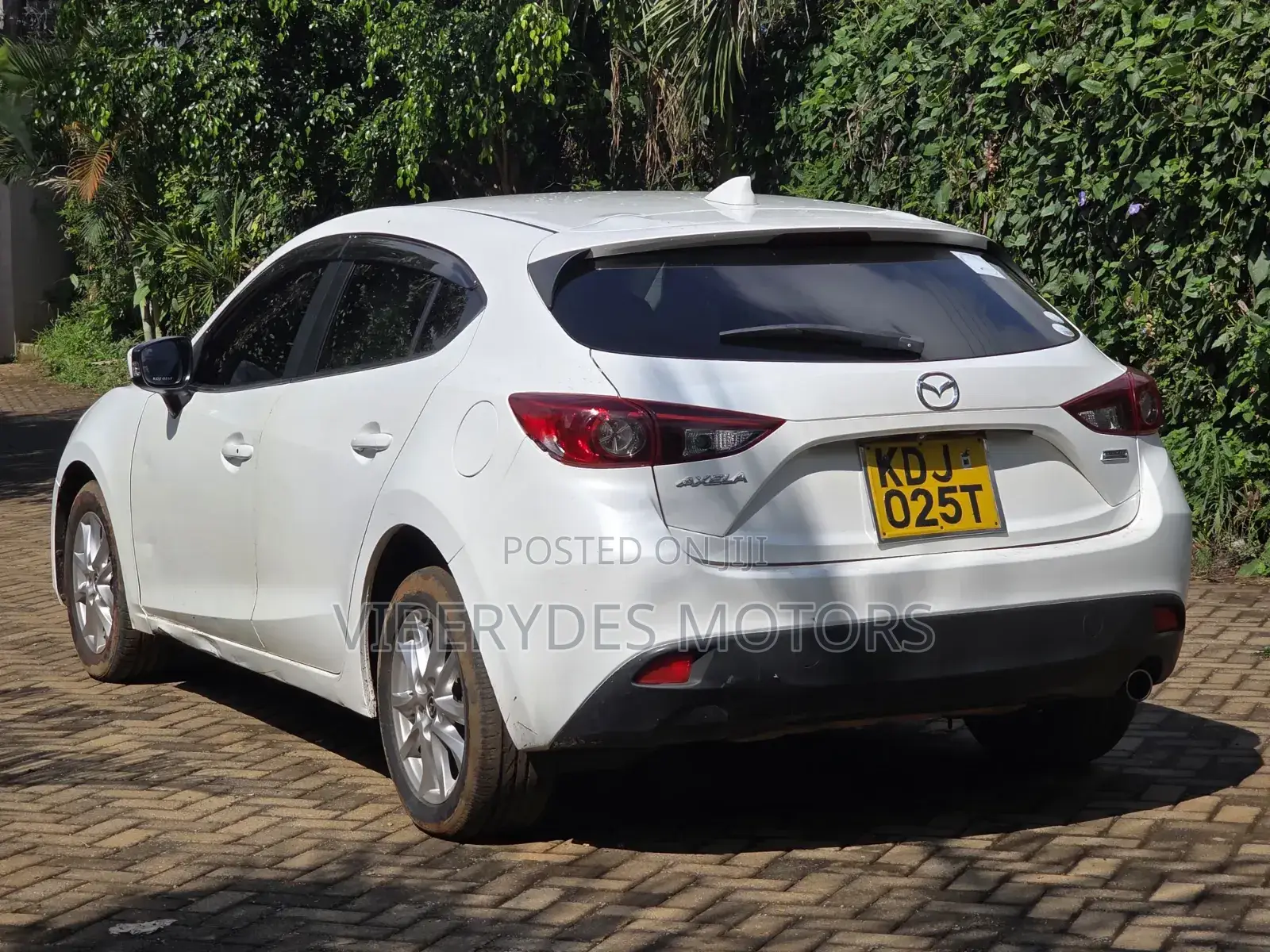 Mazda Axela 2015 White
