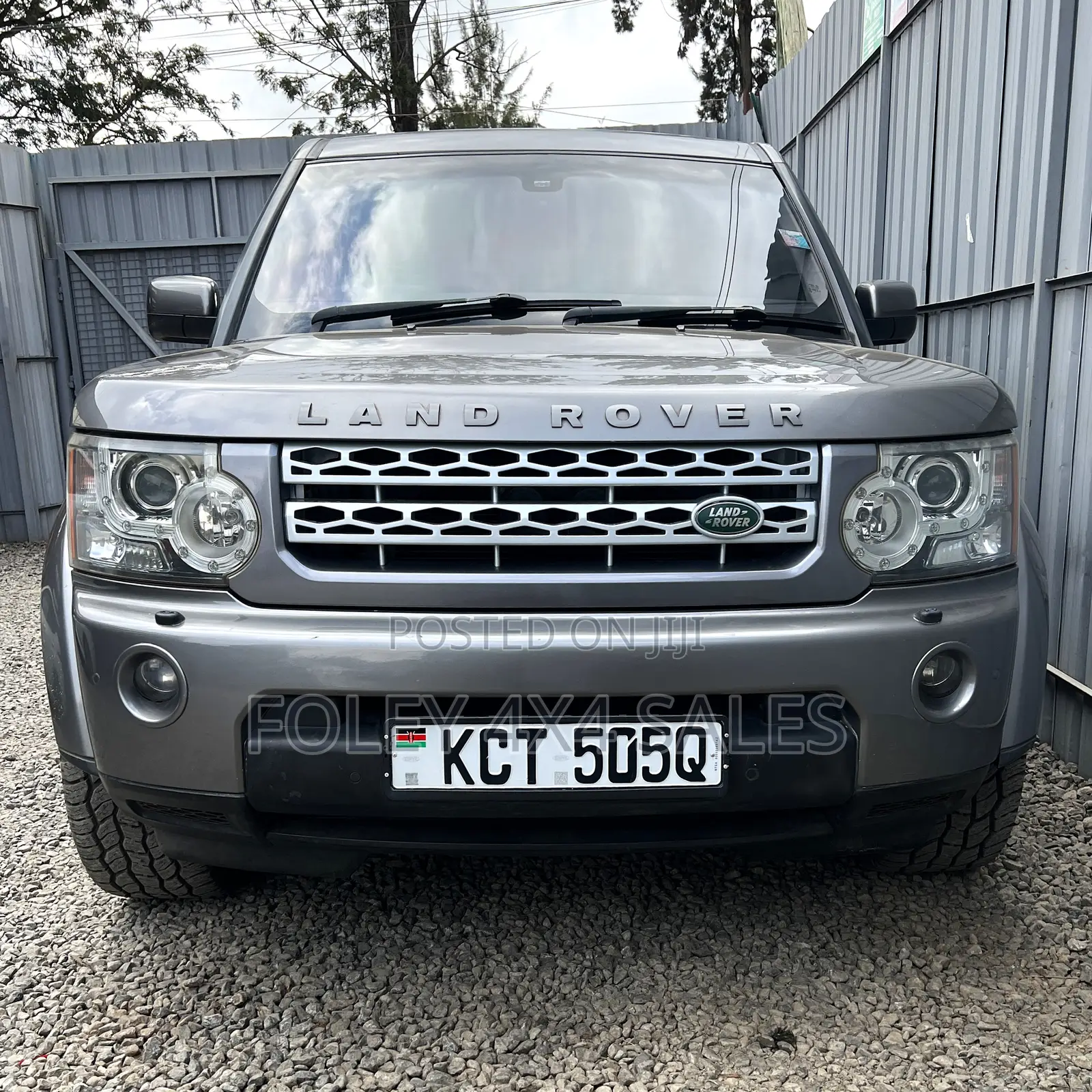 Land Rover Discovery 2011 Gray