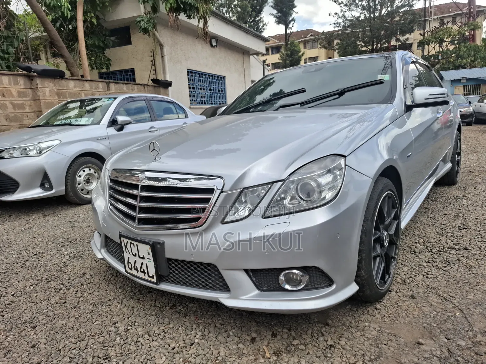 Mercedes-Benz E250 2011 Silver